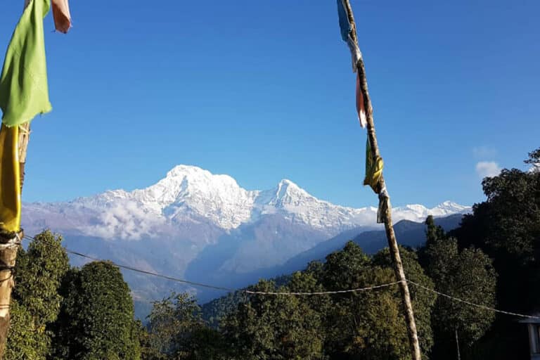 Aussicht beim Dhampus Trek nahe Pokhara auf die Annapurna-Kette